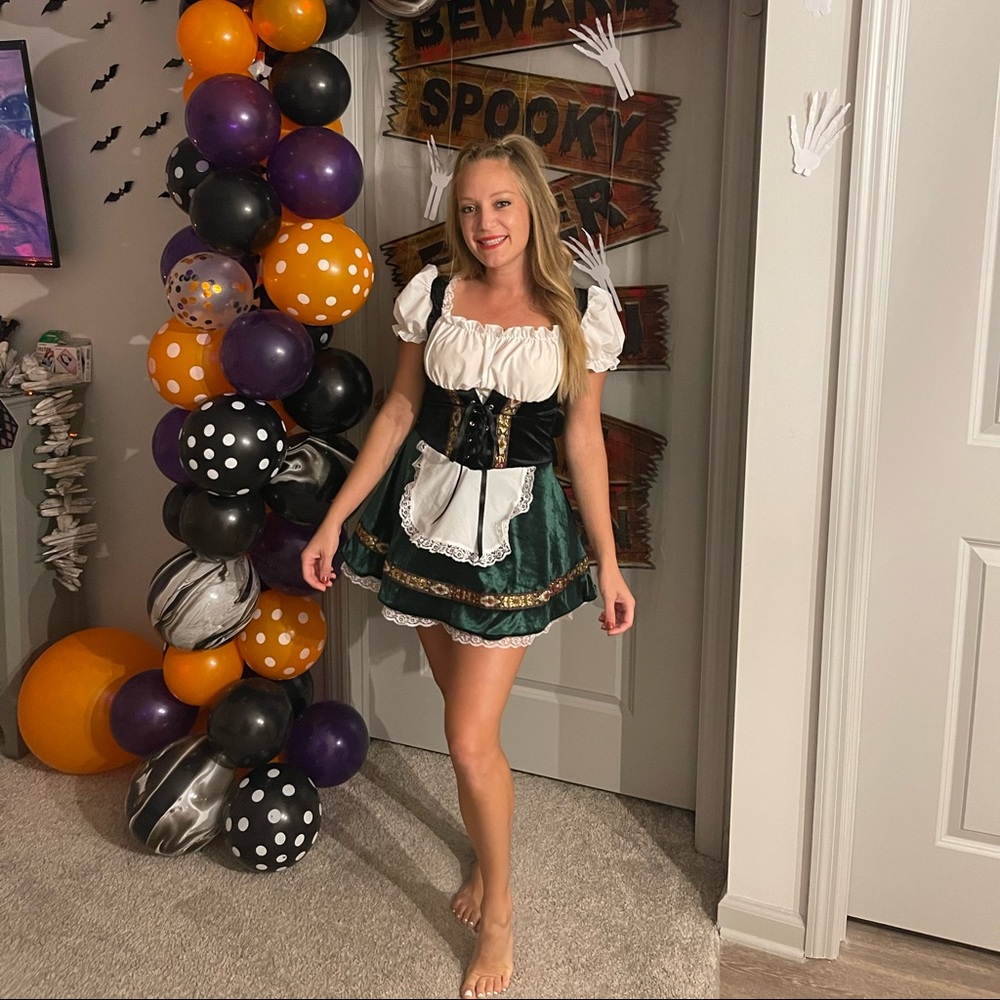 Halloween Costume - German Beer girl
